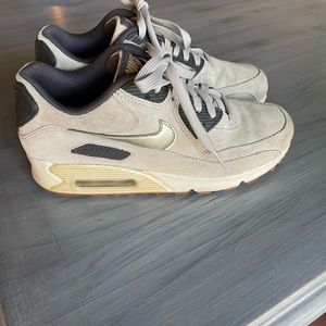 COPY - Nike air max size 7.5 womens